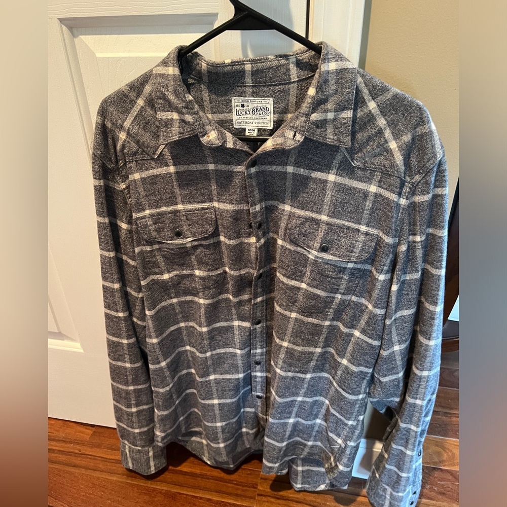 Lucky Brand Men’s Saturday Stretch plaid western shirt in size Medium.